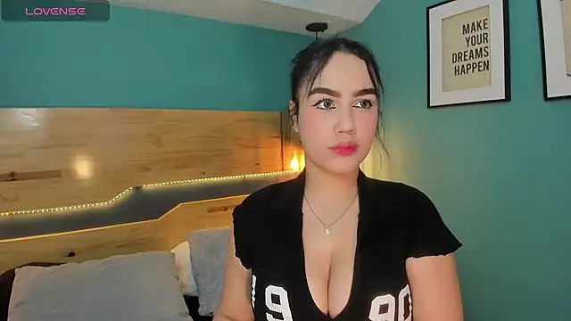 Snapshot of emily_roberts1 chatting on 28, 1, 2025 emily roberts1 online show from 28, 1, 2025