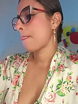 Snapshot of Alizon_1 chatting on 2, 7, 2026 Alizon 1 online show from 2, 7, 2026