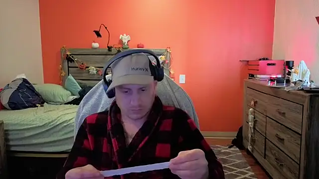 Snapshot of Hydro-Blastz chatting on 29, 10, 2025 Hydro-Blastz online show from 29, 10, 2025