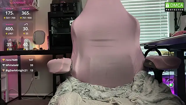 Snapshot of Cosmic_Rose chatting on 11, 3, 2025 Cosmic Rose online show from 11, 3, 2025