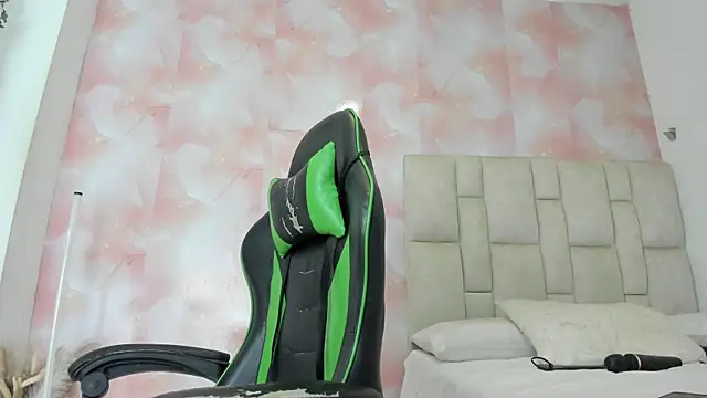 aida rose  online show from 5, 4, 2026