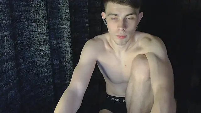 Snapshot of Student_Oliver chatting on 26, 10, 2025 Student Oliver online show from 26, 10, 2025