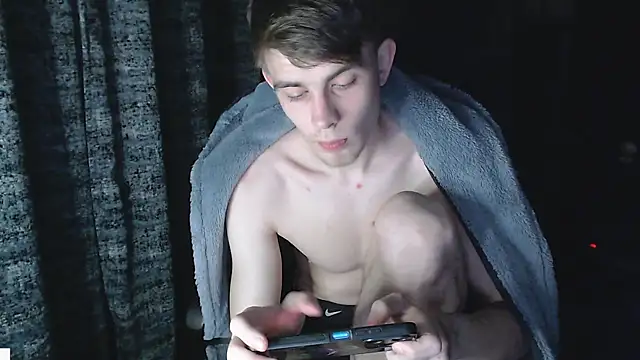 Snapshot of Student_Oliver chatting on 21, 11, 2025 Student Oliver online show from 21, 11, 2025