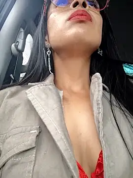 Snapshot of Astrid-- chatting on 5, 1, 2026 Astrid-- online show from 5, 1, 2026