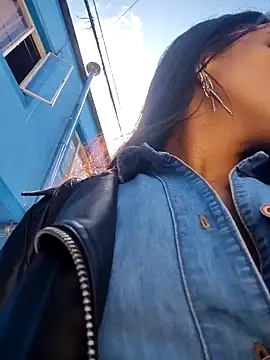 Snapshot of Astrid-- chatting on 7, 1, 2026 Astrid-- online show from 7, 1, 2026