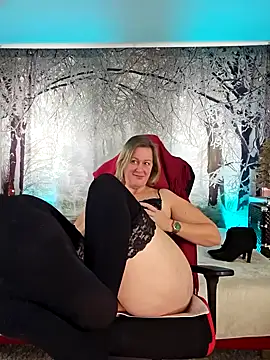 Snapshot of MarleneBloem chatting on 20, 12, 2024 MarleneBloem online show from 20, 12, 2024