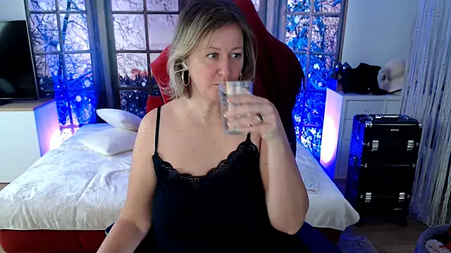 Snapshot of MarleneBloem chatting on 24, 1, 2025 MarleneBloem online show from 24, 1, 2025