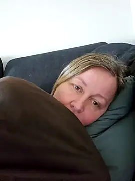 Snapshot of MarleneBloem chatting on 18, 2, 2025 MarleneBloem online show from 18, 2, 2025