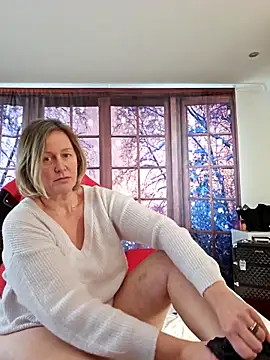 Snapshot of MarleneBloem chatting on 5, 3, 2025 MarleneBloem online show from 5, 3, 2025