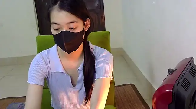 Snapshot of DA-EUN chatting on 13, 3, 2025 DA-EUN online show from 13, 3, 2025