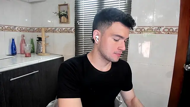 Andy-Vera online show from 17, 12, 2025