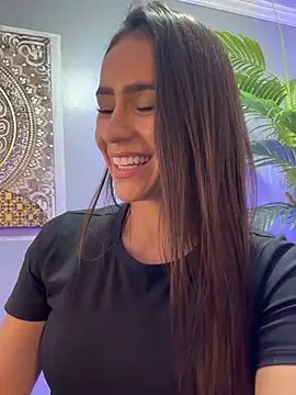 Snapshot of Mau_White chatting on 3, 5, 2026 Mau White online show from 3, 5, 2026