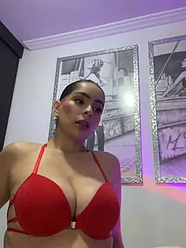 Snapshot of Mau_White chatting on 2, 6, 2026 Mau White online show from 2, 6, 2026
