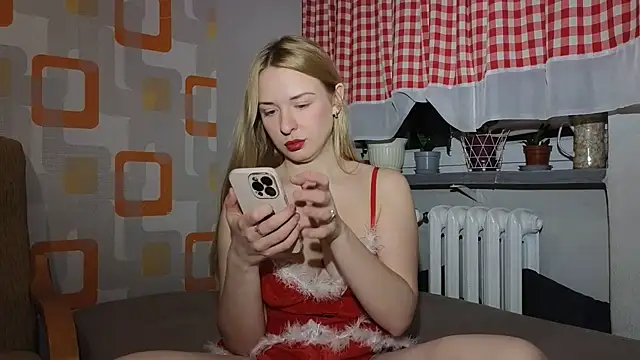 Snapshot of FREYA_- chatting on 5, 12, 2025 FREYA - online show from 5, 12, 2025