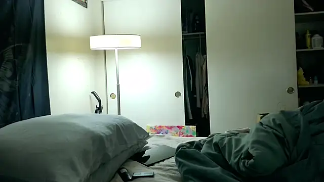 Yagurl  west online show from 12, 1, 2025