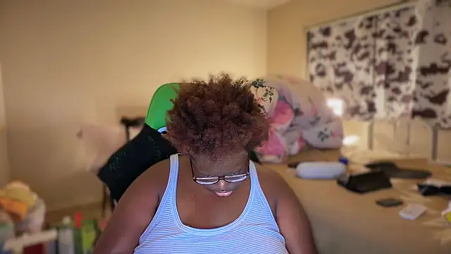 Snapshot of Yagurl__west chatting on 3, 2, 2026 Yagurl west online show from 3, 2, 2026