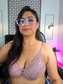 Snapshot of Amber_gold_ chatting on 22, 4, 2026 Amber gold online show from 22, 4, 2026