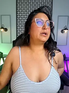 Snapshot of Amber_gold_ chatting on 29, 4, 2026 Amber gold online show from 29, 4, 2026