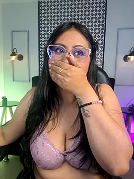 Snapshot of Amber_gold_ chatting on 30, 4, 2026 Amber gold online show from 30, 4, 2026