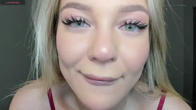 Snapshot of sarahphyllis chatting on 13, 11, 2025 sarahphyllis online show from 13, 11, 2025