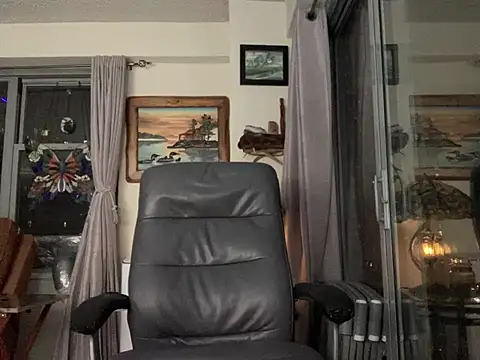 Snapshot of ThickDick_Daddy chatting on 12, 3, 2025 ThickDick Daddy online show from 12, 3, 2025