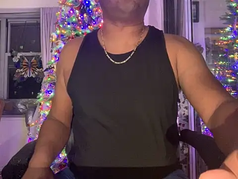 Snapshot of ThickDick_Daddy chatting on 8, 11, 2025 ThickDick Daddy online show from 8, 11, 2025