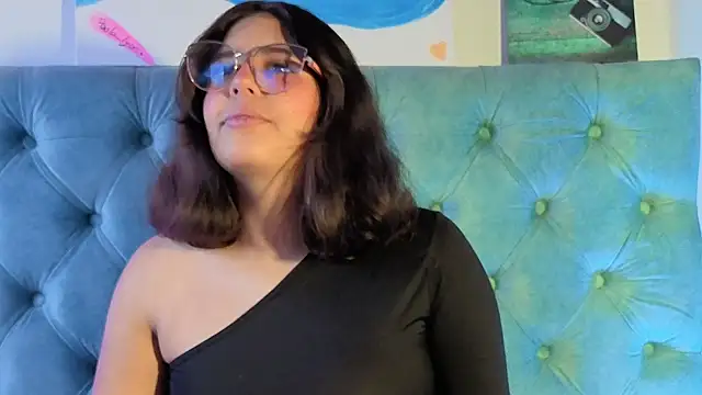 Paola Lyon  online show from 2, 3, 2026