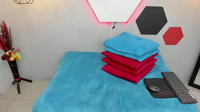 Snapshot of martinaclark chatting on 16, 2, 2025 martinaclark online show from 16, 2, 2025