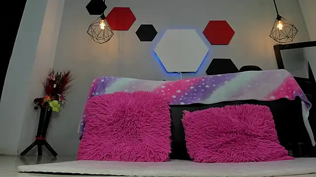 Snapshot of martinaclark chatting on 28, 9, 2025 martinaclark online show from 28, 9, 2025