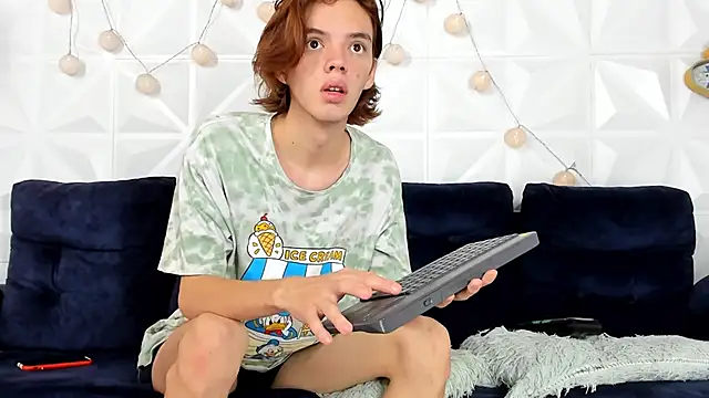 daniel hot03 online show from 8, 2, 2025