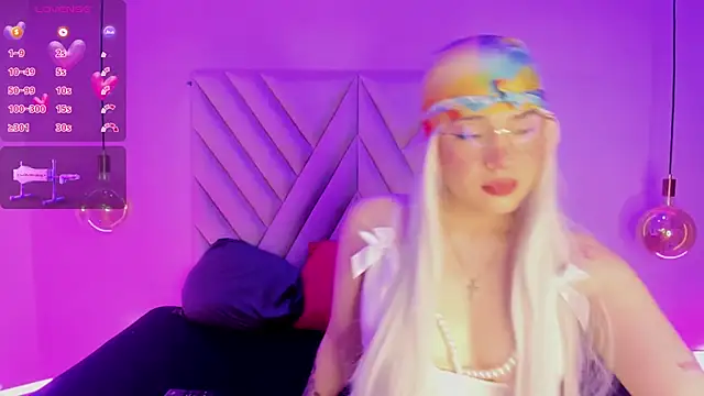 EmmaSwift  online show from 17, 12, 2025