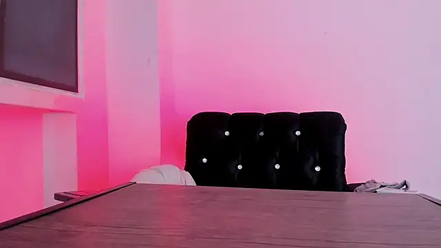 Mialenox online show from 7, 3, 2025