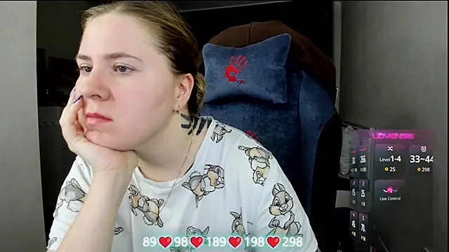 Snapshot of Olivia_Munk chatting on 29, 11, 2025 Olivia Munk online show from 29, 11, 2025