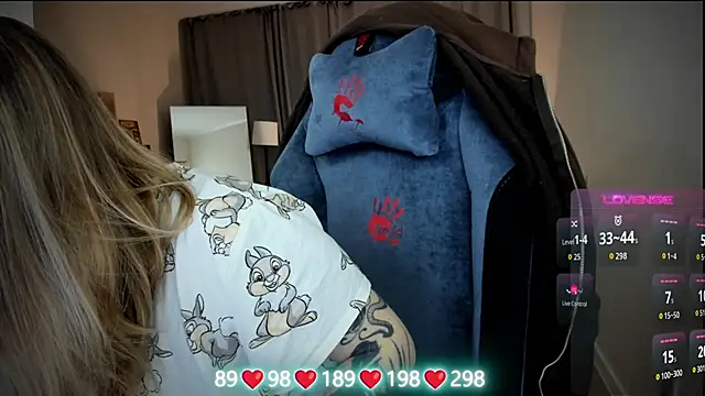 Snapshot of Olivia_Munk chatting on 16, 12, 2025 Olivia Munk online show from 16, 12, 2025