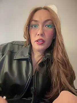 MichelleFerry  online show from 5, 1, 2025