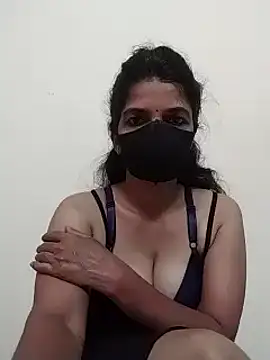 Snapshot of Shuttii_25 chatting on 3, 12, 2024 Shuttii 25 online show from 3, 12, 2024