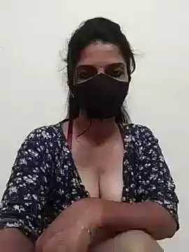 Snapshot of Shuttii_25 chatting on 6, 12, 2024 Shuttii 25 online show from 6, 12, 2024