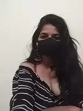 Snapshot of Shuttii_25 chatting on 7, 3, 2025 Shuttii 25 online show from 7, 3, 2025