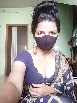 Snapshot of Shuttii_25 chatting on 13, 10, 2025 Shuttii 25 online show from 13, 10, 2025