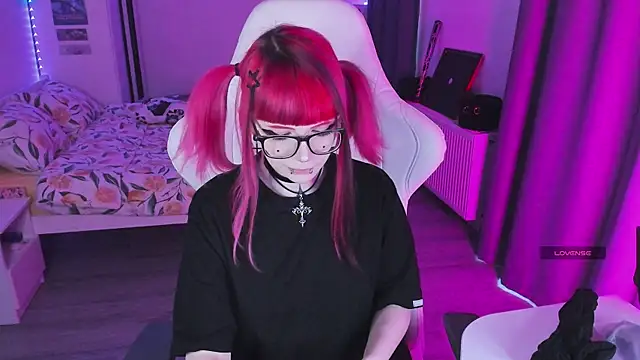 Yumi Youkai online show from 22, 12, 2025