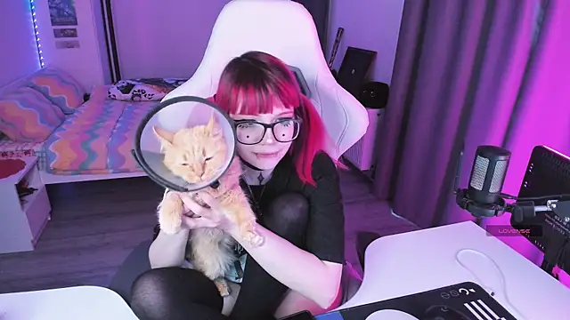 Yumi Youkai online show from 15, 4, 2026