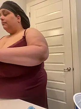 Snapshot of bbwredhead chatting on 16, 10, 2025 bbwredhead online show from 16, 10, 2025