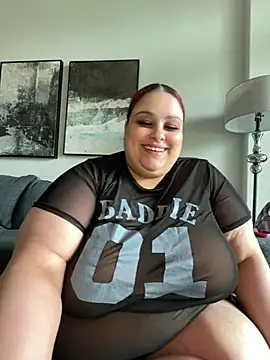 Snapshot of bbwredhead chatting on 17, 5, 2026 bbwredhead online show from 17, 5, 2026