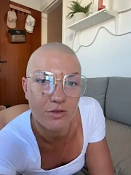 PaulinaSchubert1 online show from 27, 10, 2025