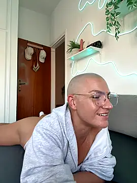 PaulinaSchubert1 online show from 10, 11, 2025