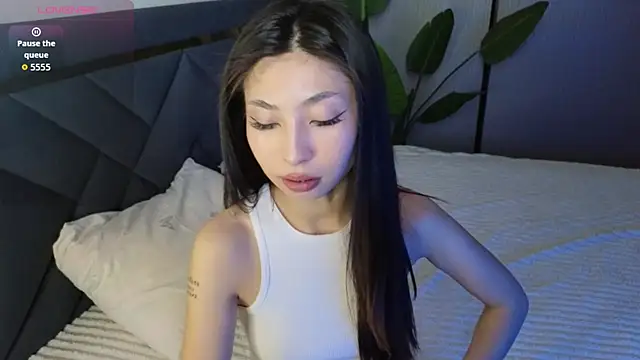 TrishaRey online show from 2, 4, 2026