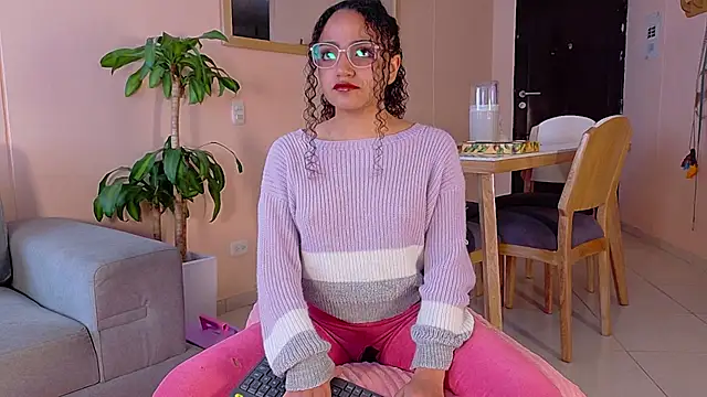 DAHLIA BROWNIE online show from 23, 4, 2026