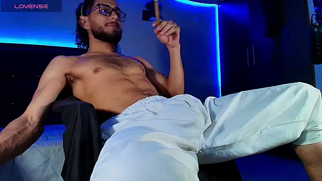 Snapshot of kuzzcoo chatting on 3, 11, 2025 kuzzcoo online show from 3, 11, 2025