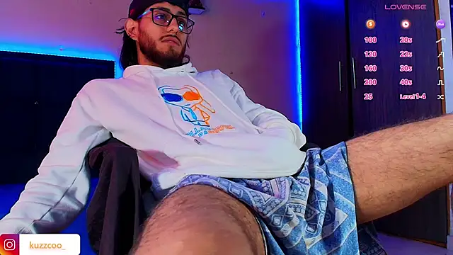 Snapshot of kuzzcoo chatting on 13, 11, 2025 kuzzcoo online show from 13, 11, 2025