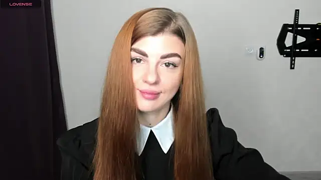  comefeelme  online show from 28, 1, 2025